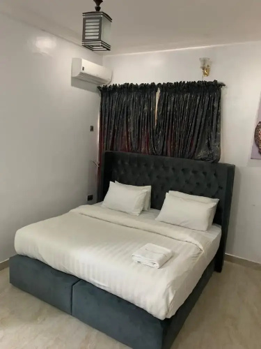 Ellex Sleeves Apartment