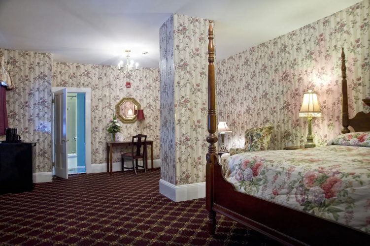 Bar Harbor Manor
