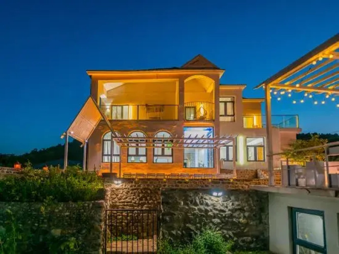 Leweiyang Homestay