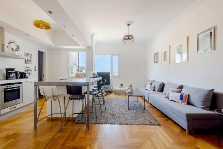 3 Bedrooms Apartment