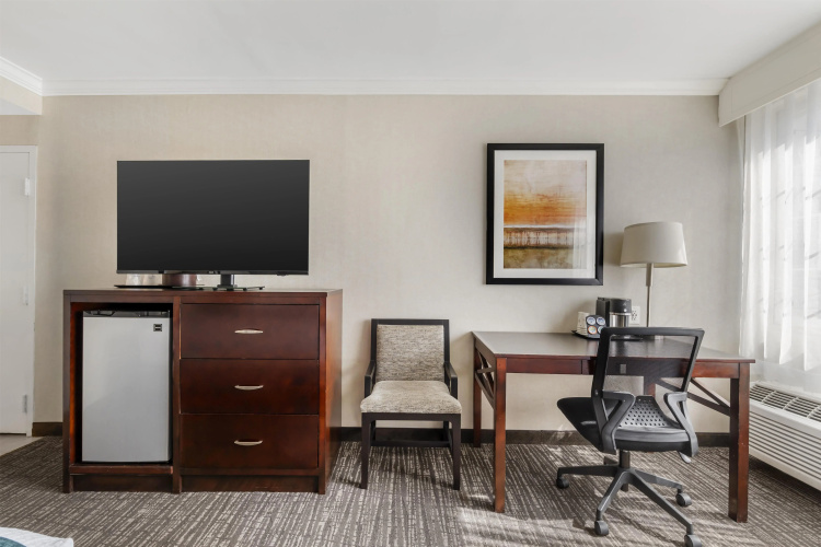 Best Western Plus Carriage Inn