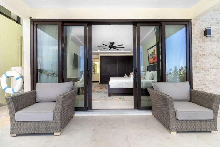 Panoramic Cliffside Luxe Villa