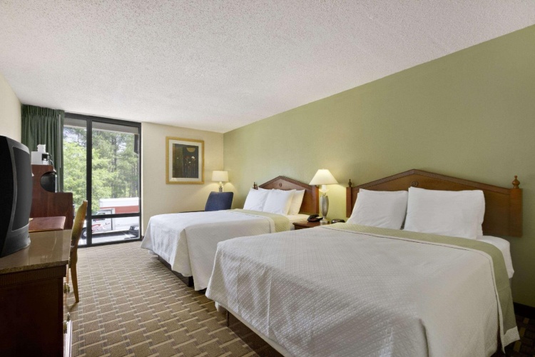 Quadruple Suite