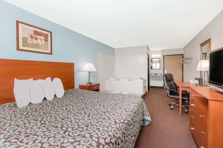 Days Inn Ankeny - Des Moines