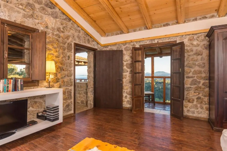 Idyllic Open Air 2BD Villa with Beachview