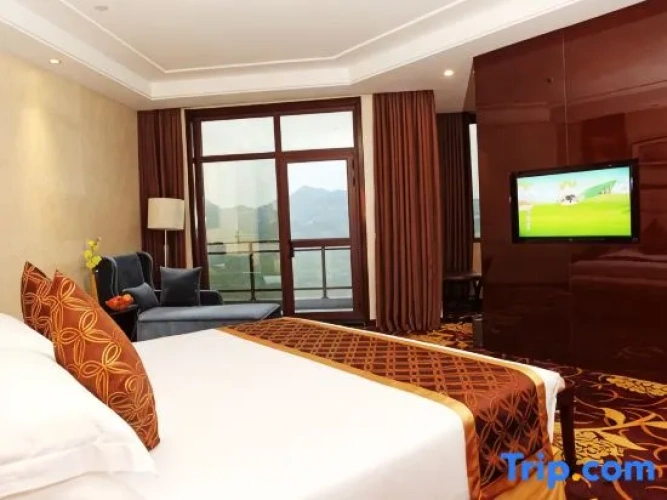 Standard Double room with lake view