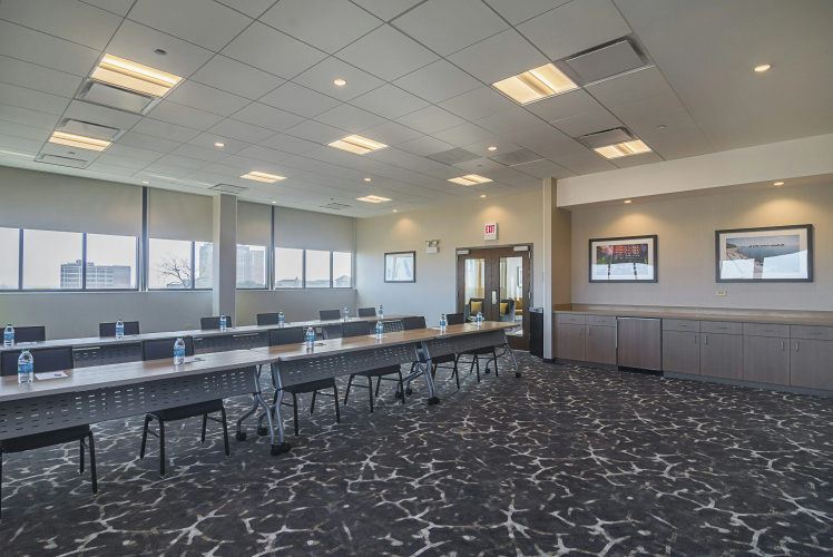 Hampton Inn Chicago North-Loyola Station photo 21