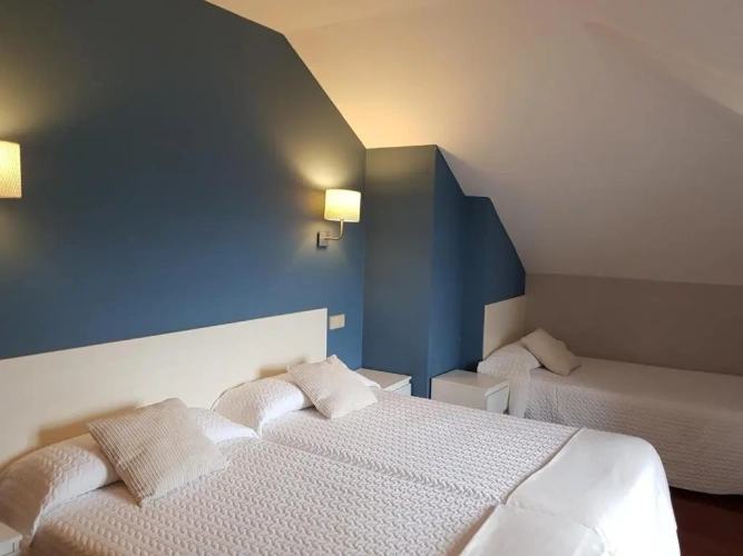 Standard Triple room