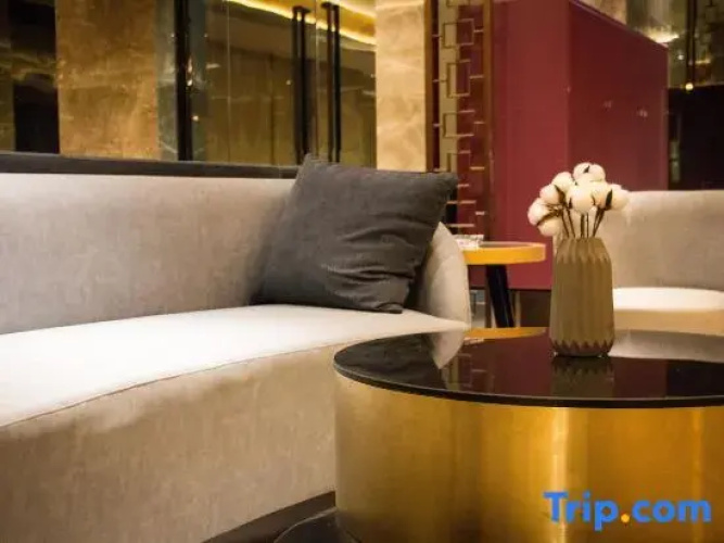 Tongqi Hotel