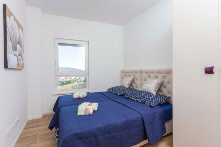3 Bedrooms Apartment