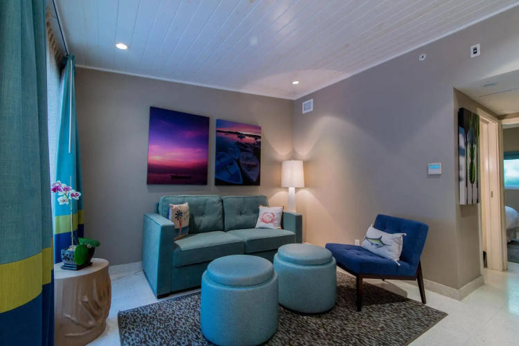 Orchid Key Inn - Adults Only