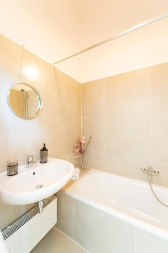 Generous Apartment next to the Mariahilferstraße