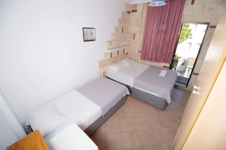 Standard Triple room with balcony
