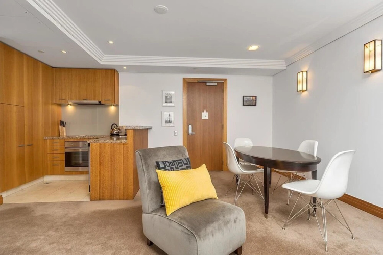 QV Luxury Apartment with Indoor Pool - 445