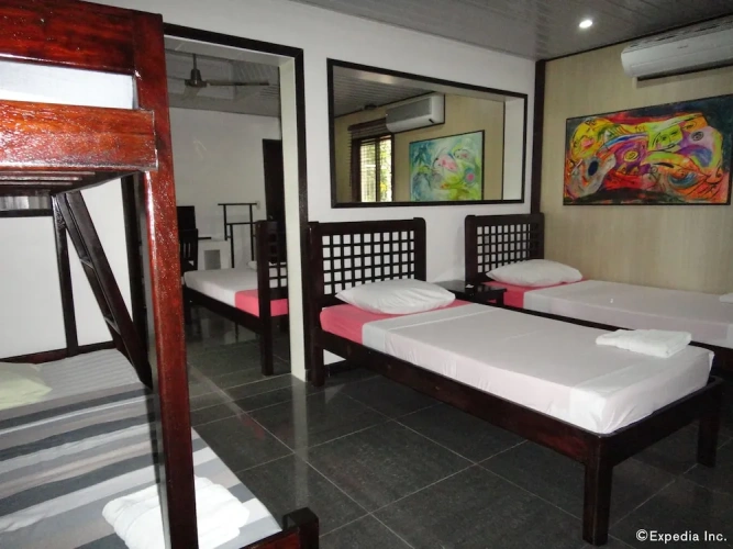 2 Bedrooms Standard Family room