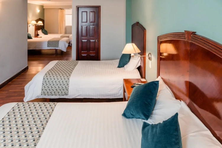 Standard Quadruple room with city view