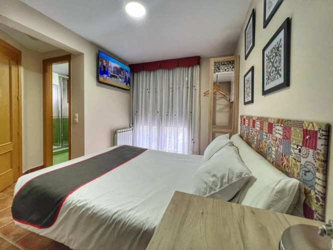 Hostal Y Casa Rural La Colmena