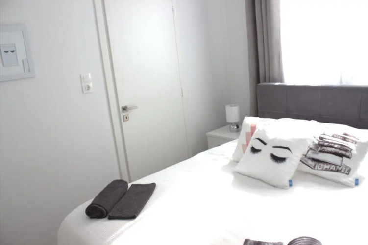 Adrianou 150