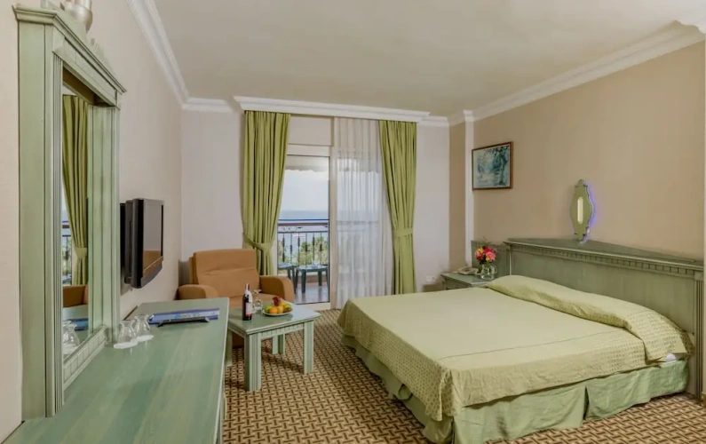 Standard Triple Family room