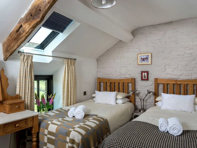 Exquisite Farmhouse in Cray With Serene View