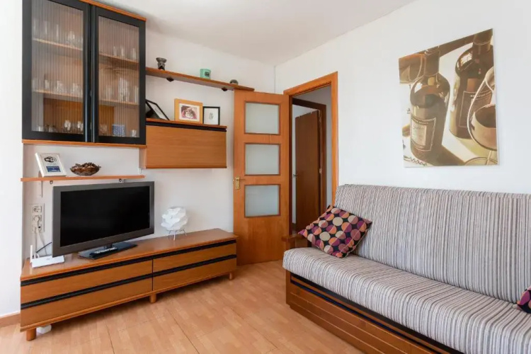Apartment 60 mtres from the beach