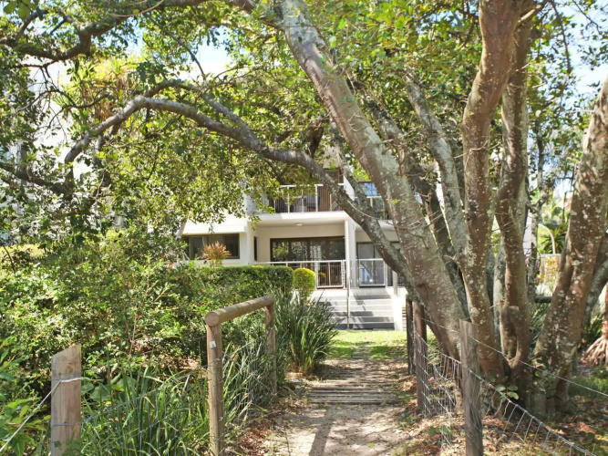Windmill 4 - Two Bedroom Beachside Apartment on Parkyn Parade!