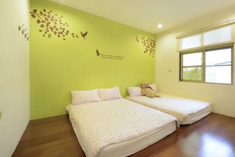 Ecotourism skim month B & B