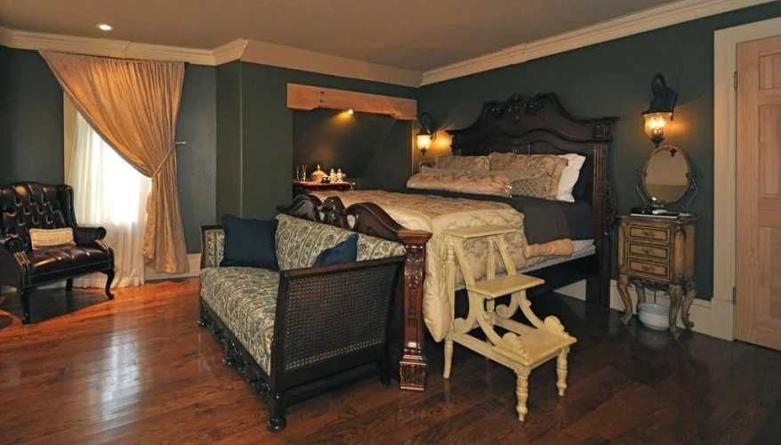 Creighton Manor Inn Bed & Breakfast