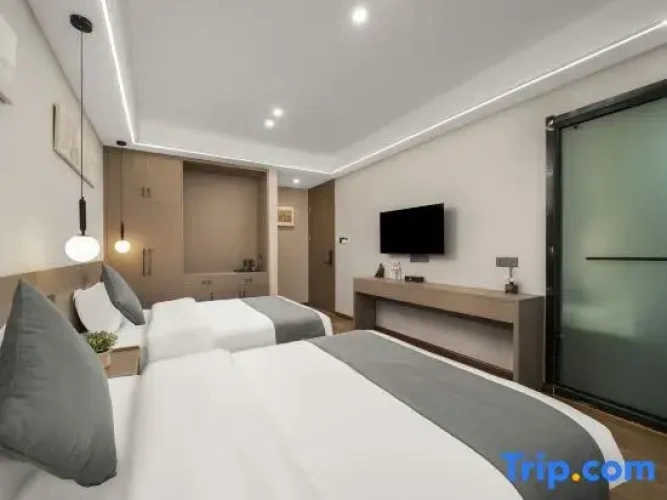 Standard Twin room with mountain view