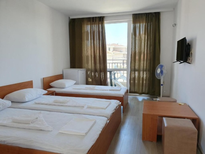 Standard Triple room with balcony