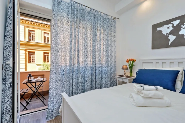 2 Bedrooms Apartment