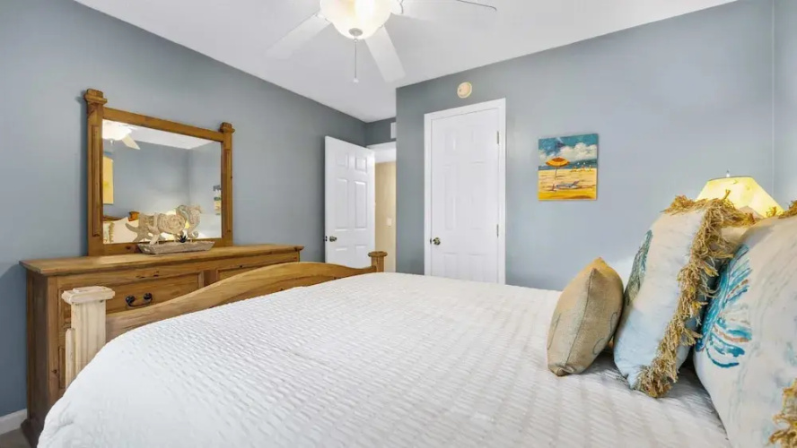 Coastal Clipper Charming 2 Bdr, Walk to Beach!