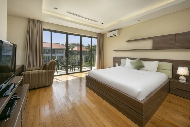 The Ocean Suites