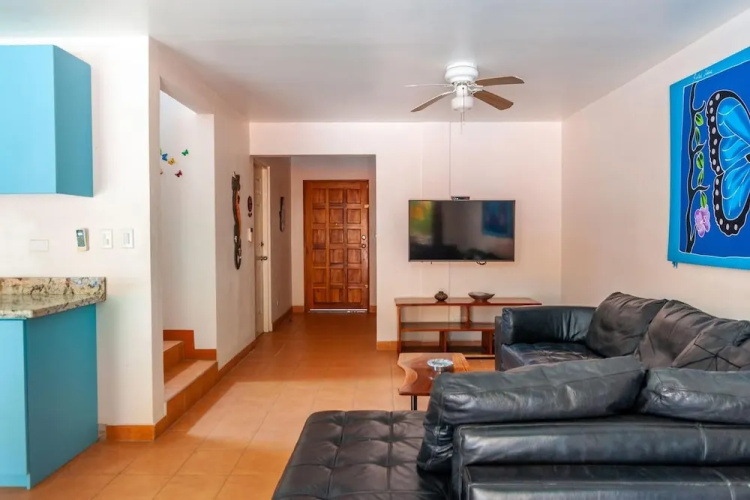 Nicely priced duplex in Surfside with private pool and AC in every room