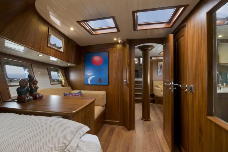 Domicil Yacht Hotel