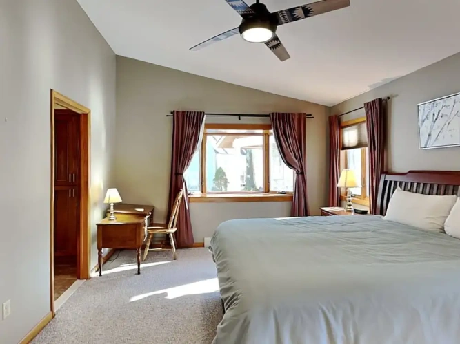 4 Bedrooms Cottage