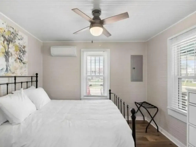 Coastal Classic 2 Bedroom Cottage by RedAwning