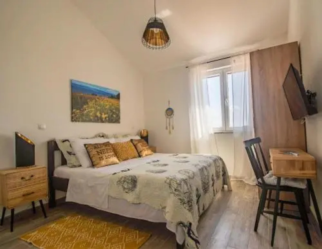 Marina Apartments Vir