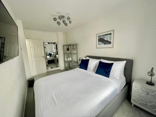 2 Bedrooms Apartment