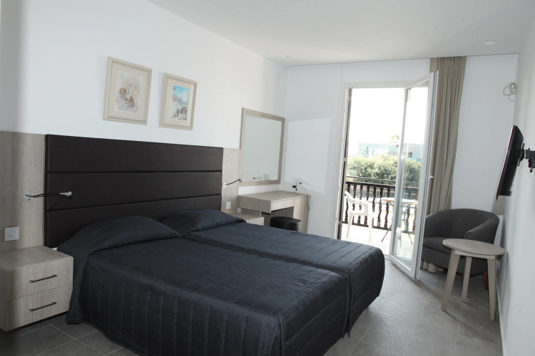 Dionysos Central Hotel