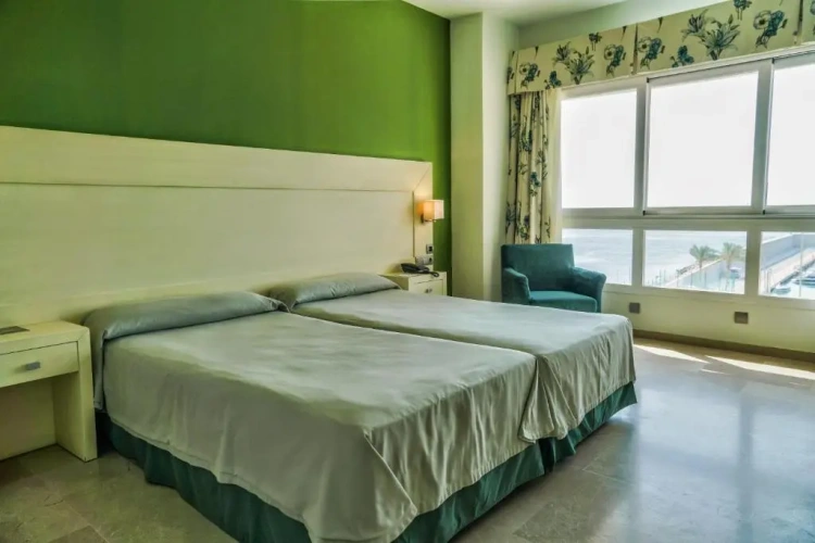 Twin room with sea view