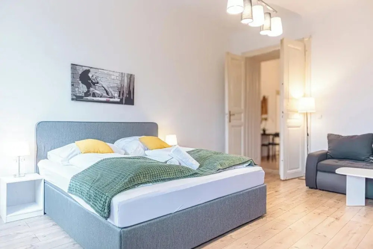 Ideal Group Stay 2 Apartments With WiFi