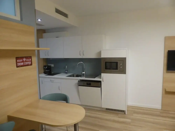 Deluxe Studio