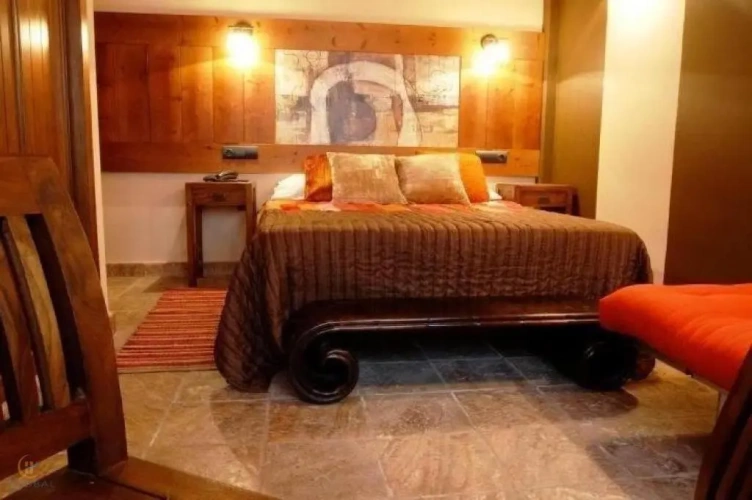 6 Bedrooms Cottage