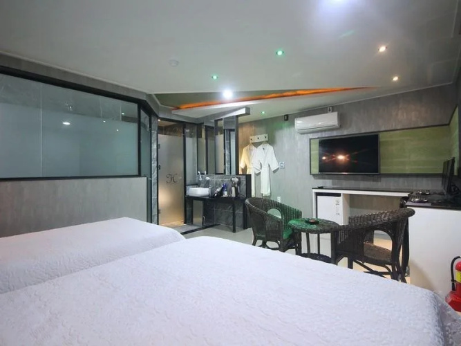 Gimhae Jangyu Huen Hotel