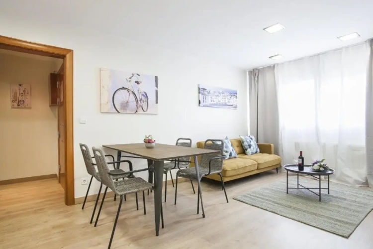 3 Bedrooms Apartment