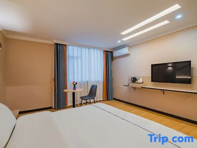 Standard Double room with city view