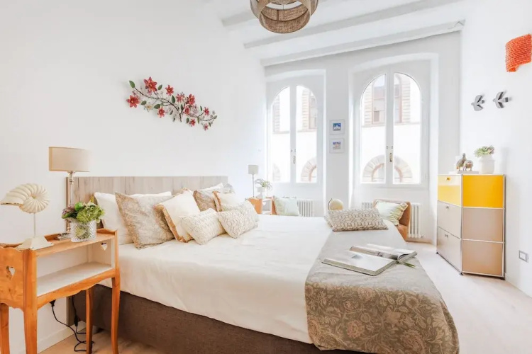 Casa Joyce in Lucca With 1 Bedrooms and 1 Bathrooms