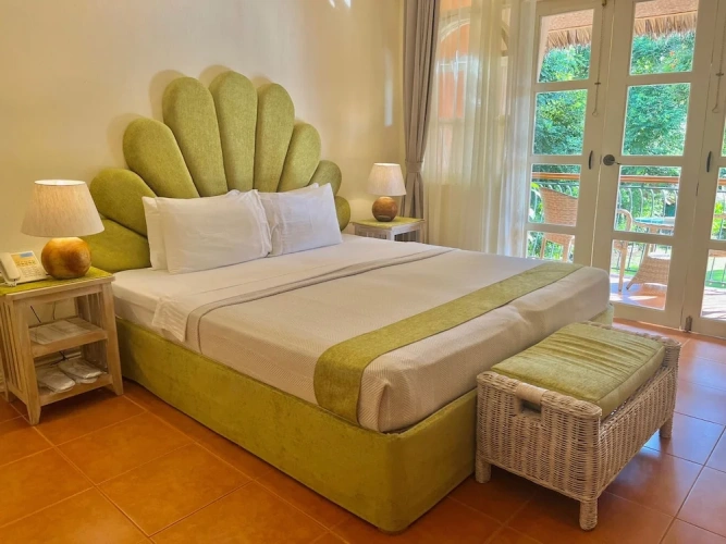 Deluxe room with garden view