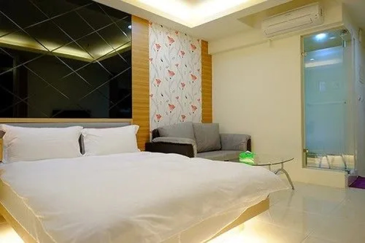 Nora Hostel
